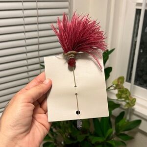 NWT decorative hat pin. Magenta color